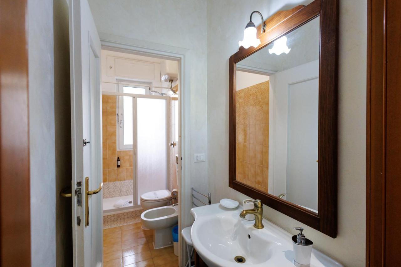 Casa Vittoria Di San Martino Affittacamere Генуя Экстерьер фото